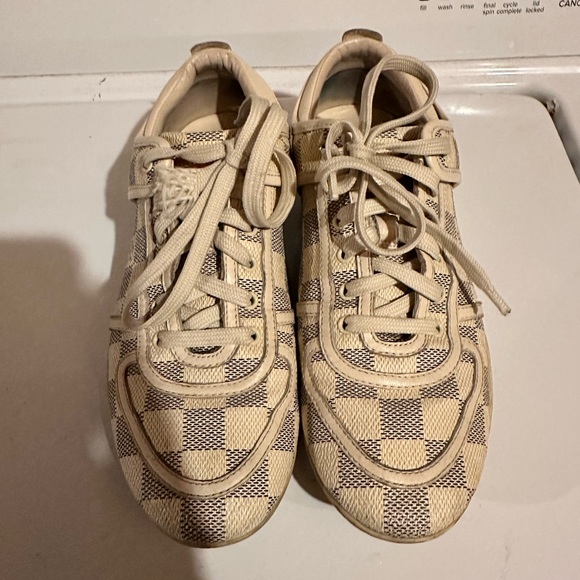 Louis Vuitton sneakers 36.5. Will accept reasonable offers - Picture 2 of 5